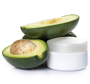 Avocados, a great source of mono-unsaturated fats, vitamin B and potassium, can moisturize the skin and act as an exfoliating mask for dry skin. 
